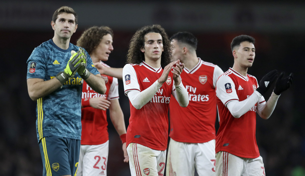 强势反弹！詹姆斯17中12轰下赛季新高29分，外加7板6助（詹姆斯火力全开：17投12中砍赛季新高29分，外加7板6助）