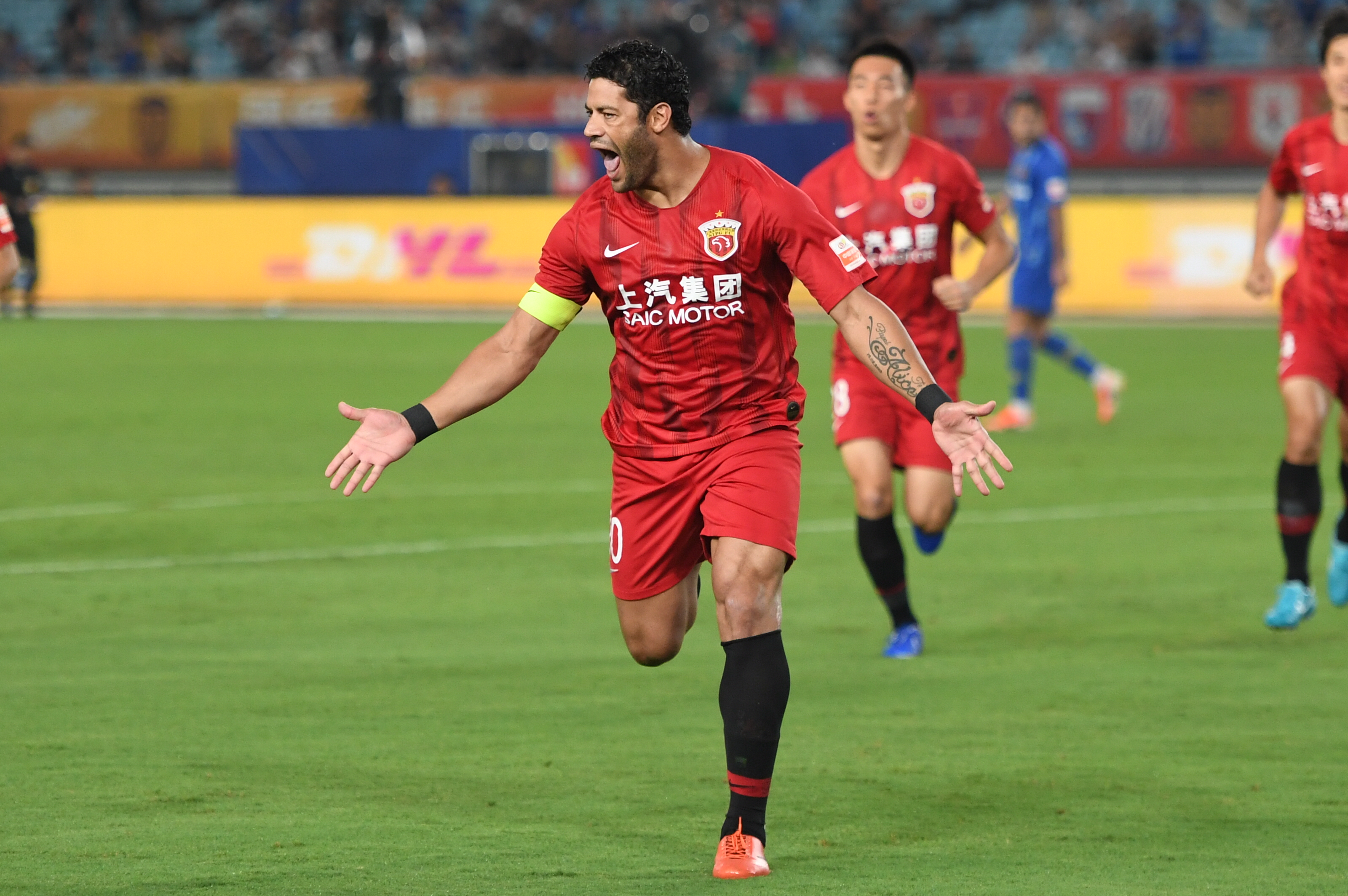 官方：诺丁汉森林第25、26轮比赛改期，对手利兹联与狼队（官方消息：诺丁汉森林25、26轮赛程调整，将对阵利兹联与狼队）