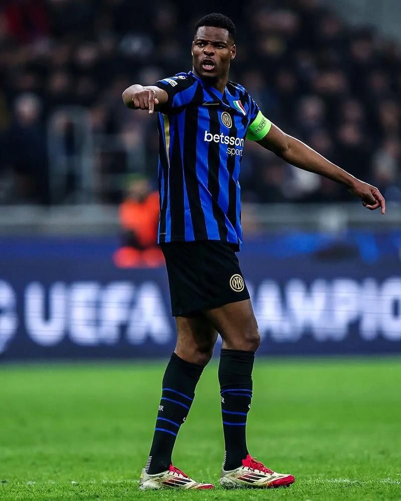 布伦森&布里奇斯首节合计23分，尼克斯首节落后2分