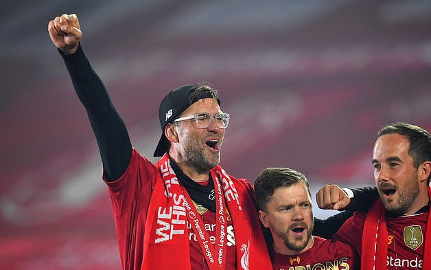 前意甲主帅：DV9是意甲最强前锋；尤文限制了洛卡特利的成长（前意甲教头：DV9堪称意甲最强中锋，尤文束缚了洛卡特利的成长）