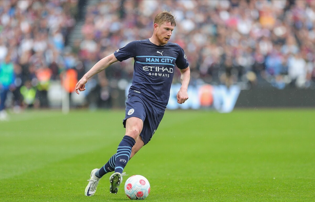 为红魔在英超主场破门！达洛特成为第四位达此成就葡萄牙球员（达洛特英超主场为曼联破门，成队史第4位完成此壮举的葡萄牙球员）