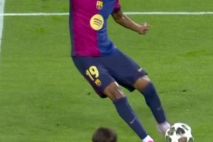 热刺抵达韩国受到热烈欢迎，有球迷在与麦迪逊合影时激动流泪（热刺抵韩获盛情迎接，球迷与麦迪逊合影激动落泪）