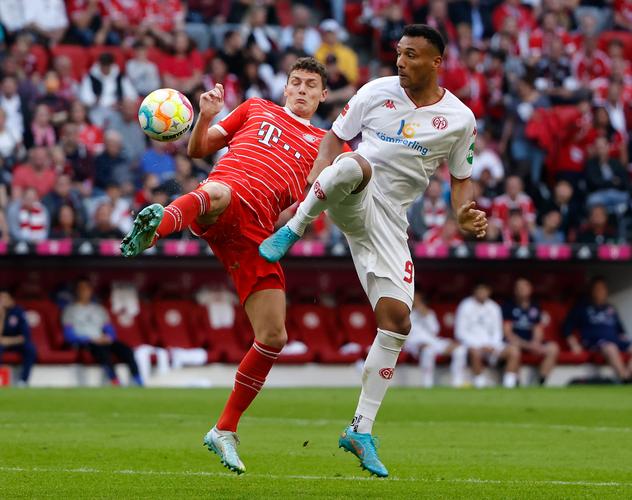 马卡：门迪复出展现出色状态，皇马若踢五后卫将有他位置（马卡报：门迪复出状态上佳，若皇马踢五后卫他将占一席之地）