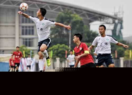 恩里克：不会过多回想过去取得的成绩，我的注意力始终在当下（恩里克：不沉湎于过往荣誉，我只专注当下）