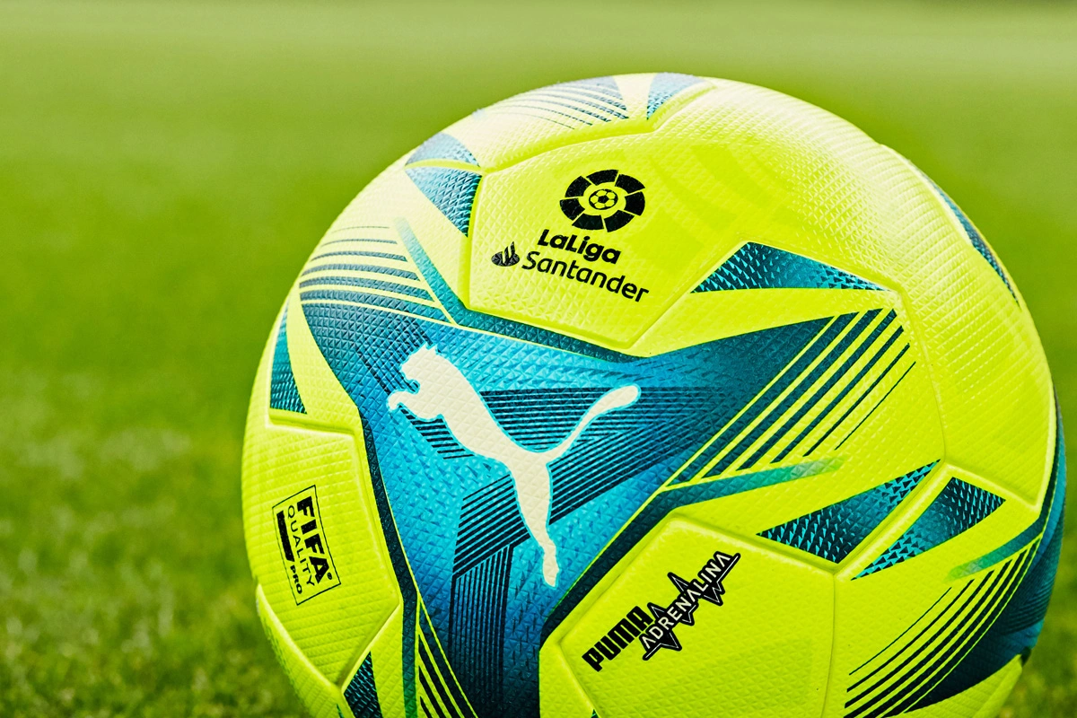 彻底放弃？阿贾克斯客战卡拉巴克首发：多名小将轮换登场（要放弃了？阿贾克斯客场对阵卡拉巴克首发：多名小将轮换亮相）