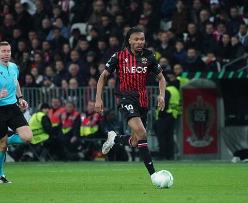 伤病潮席卷曼联！五大主力缺阵困扰阿莫林（曼联陷入伤病风暴，五大主力缺阵令阿莫林犯难）