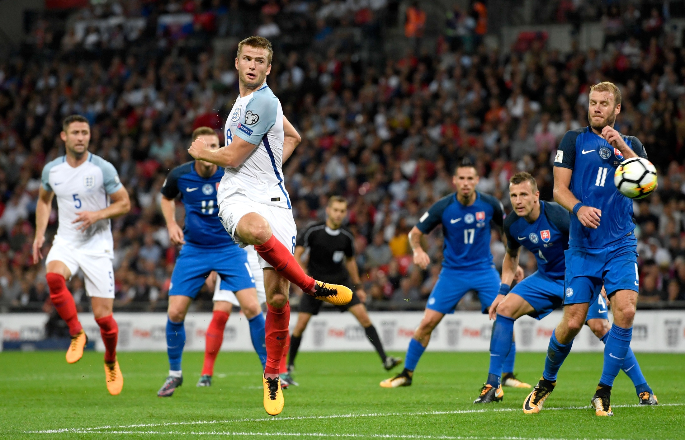 官方：荷甲第14轮阿贾克斯vs格罗宁根将于周二闭门进行（官方宣布：荷甲第14轮阿贾克斯对格罗宁根周二空场进行）