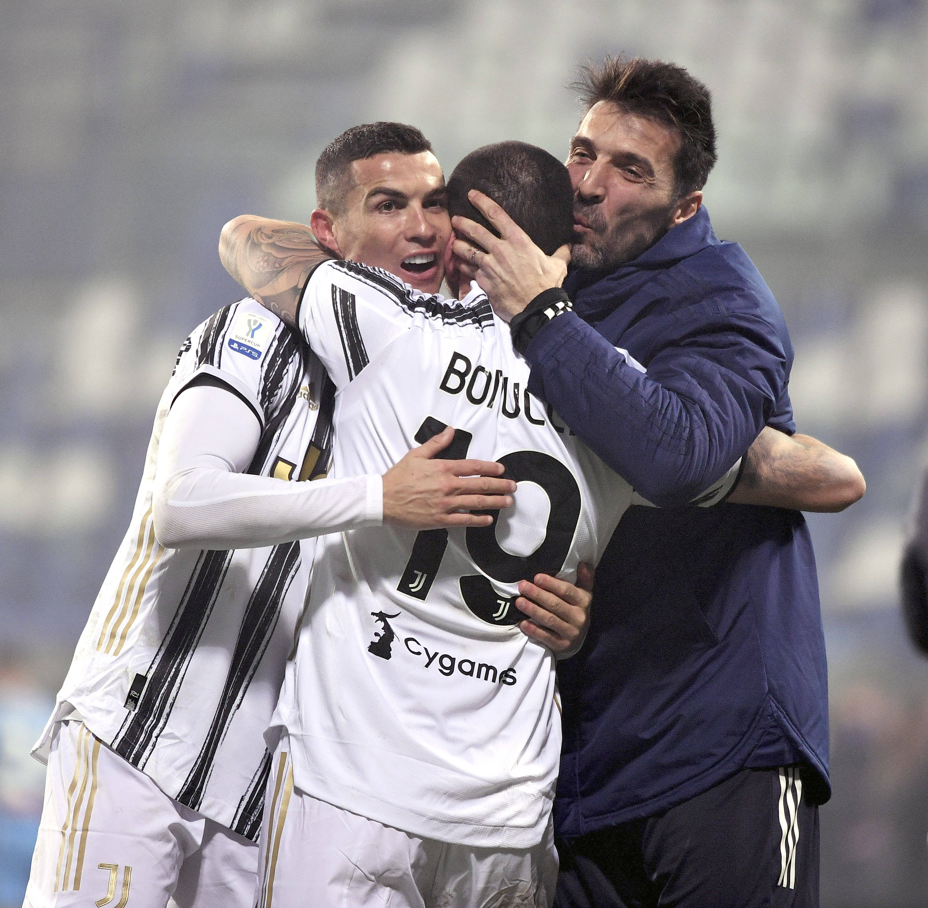 意甲11月最佳球员候选：迈尼昂、劳塔罗、瓦尔迪入选（意甲11月最佳球员提名出炉：迈尼昂、劳塔罗、瓦尔迪在列）