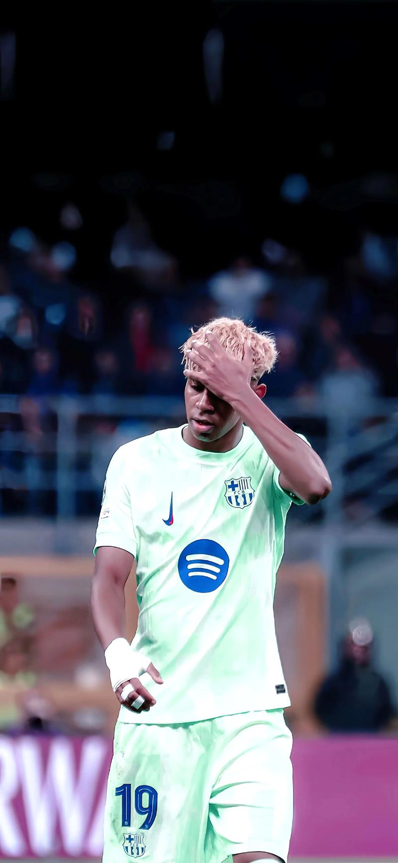 欧冠半场：艾尔尤努西开场70秒闪击，比利亚雷亚尔0-1哥本哈根（欧冠半场：哥本哈根暂1-0领先比利亚雷亚尔，艾尔尤努西开场70秒建功）