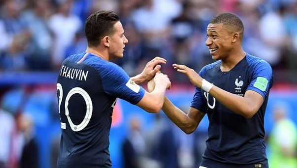 决战星期四：懂球帝2-0战胜北京印刷学院，芃澈回归懂球帝FC（周四对决：懂球帝2-0击败北京印刷学院，芃澈回归助阵懂球帝FC）