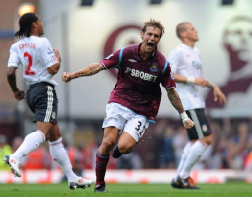 历年中超本土最佳射手：王钰栋11球上榜，武磊8次断层领先（中超历年本土最佳射手盘点：王钰栋以11球入榜，武磊8次遥遥领先）